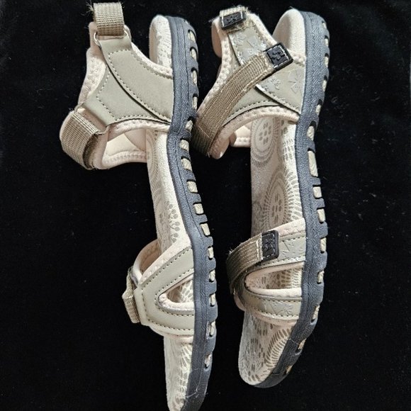 WORN ONCE! Grenier Sandals beige and olive green size 7 - Picture 4 of 6